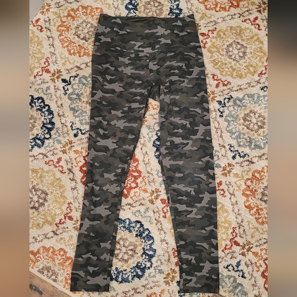 Casablanca Camo Legging Size Small